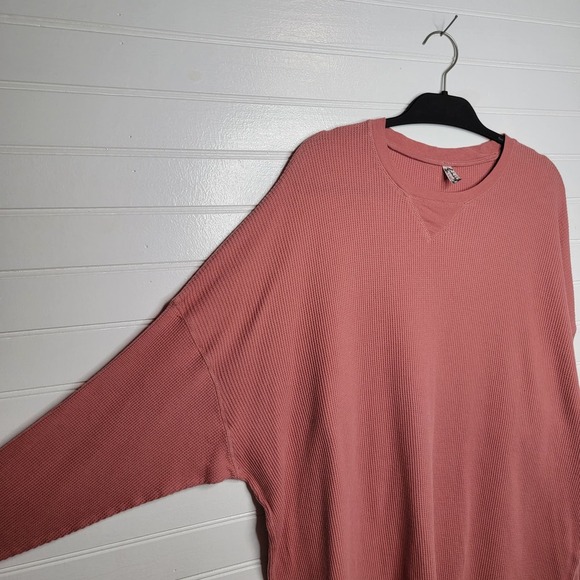 Free People Size XS Thermal Shirt Long Sleeve Oversized Boho Preppy Top Dolman - Picture 3 of 9